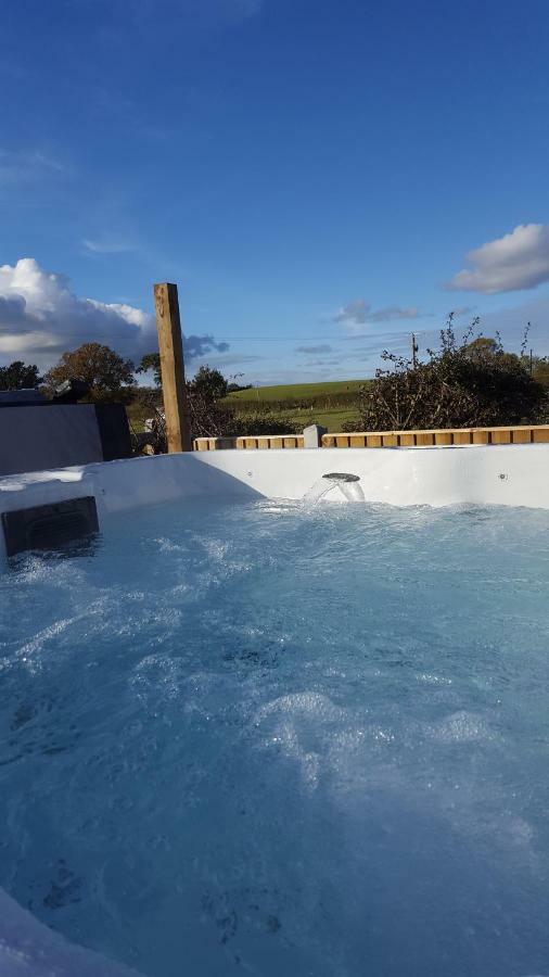 Ruth'S Refresh Country Retreat With Private Hot Tub Villa Shrewsbury Exterior photo